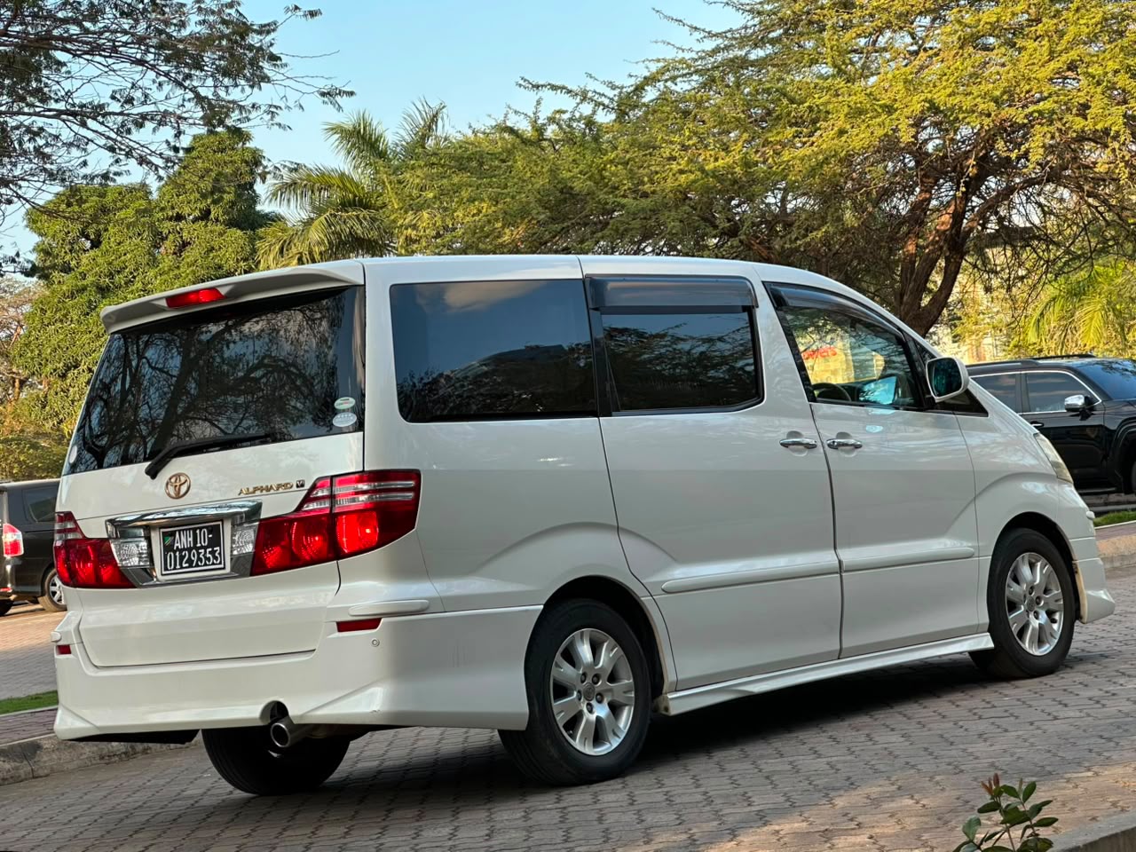 TOYOTA ALPHARD thumbnail 3